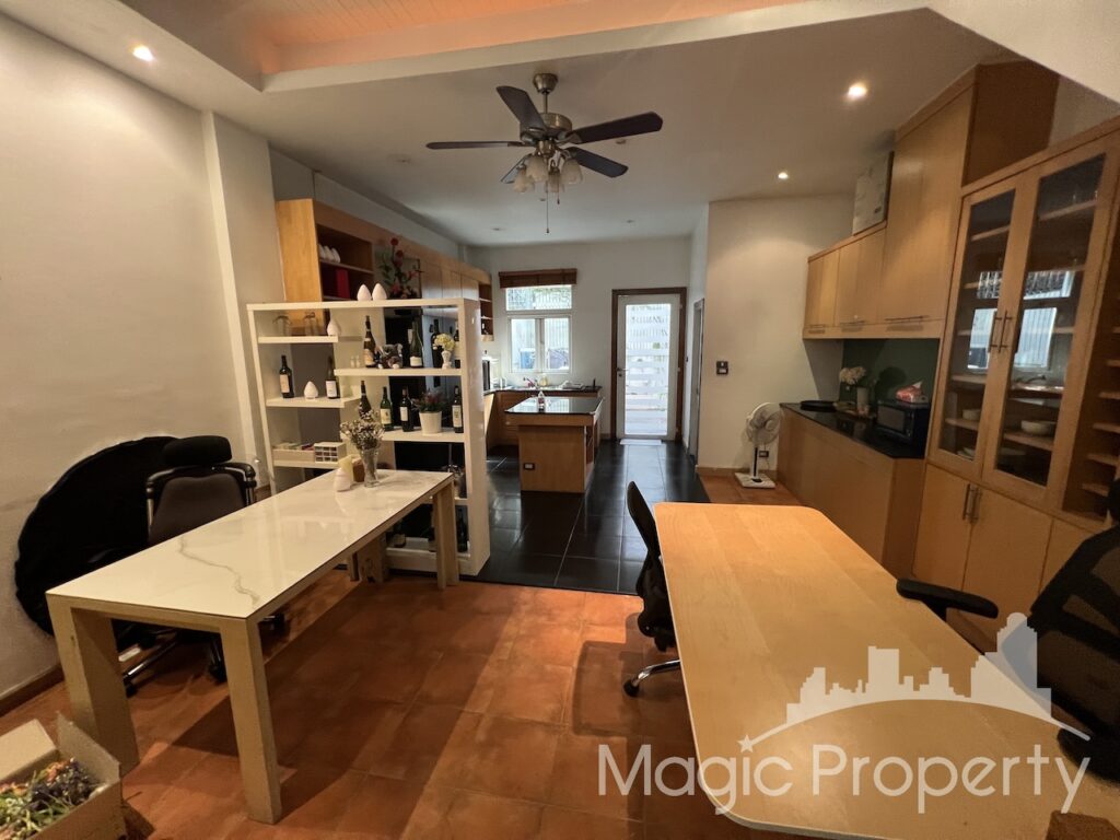 Property Image – Townhouse Ekkamai Soi 10 For Sale