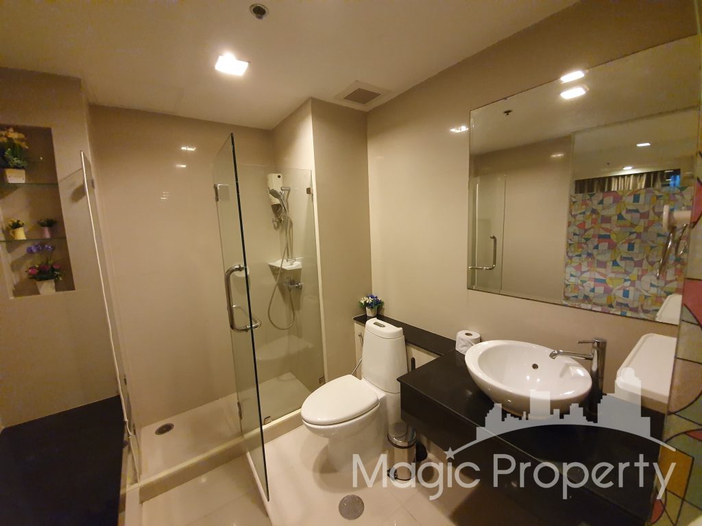 2 Bedroom For Rent in Nusasiri Grand Condominium, Sukhumvit Road, Phra Khanong, Khlong Toei, Bangkok. Next To BTS Ekkamai...