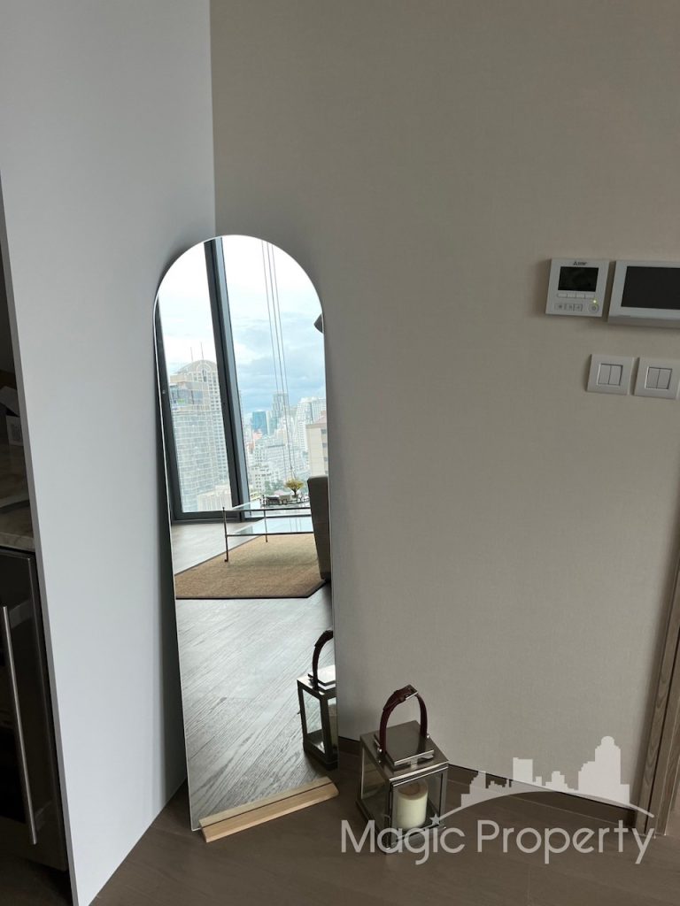Fully Furnished 1 Bedroom Condominium For Rent in SCOPE Langsuan, Khwaeng Lumphini, Khet Pathum Wan, Bangkok 10330.