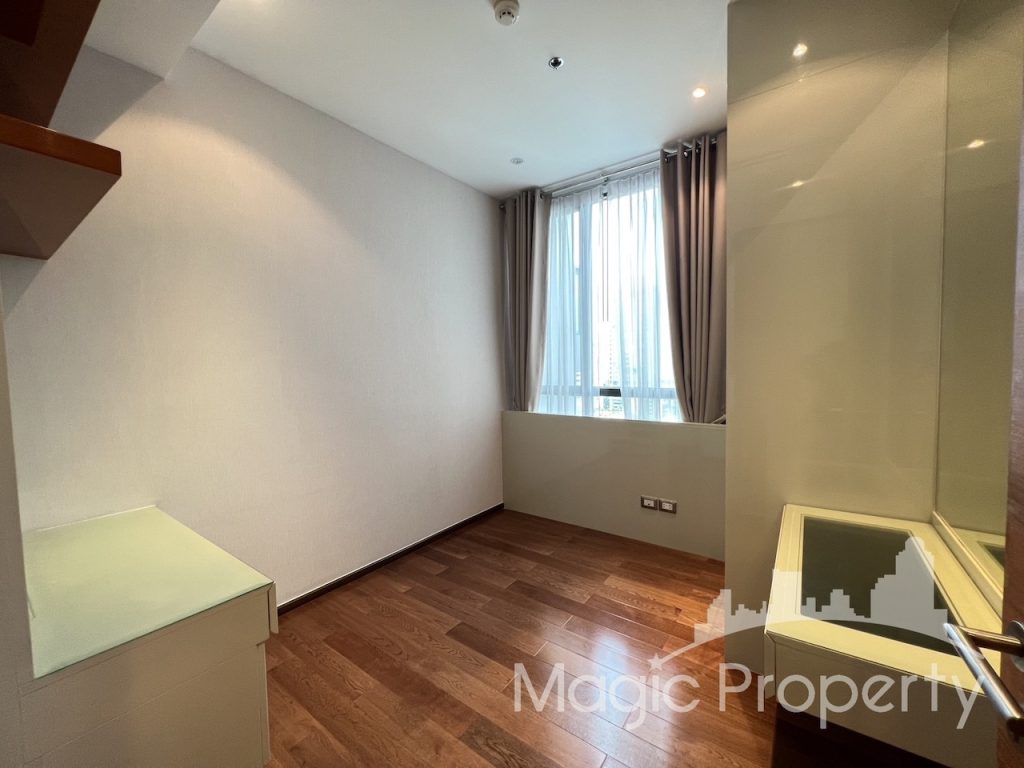 2 Bedroom Condominium For Rent in The Address Sukhumvit 28(MGP1101), Khlong Tan, Khlong Toei, Bangkok. Near BTS Phrom Phong...