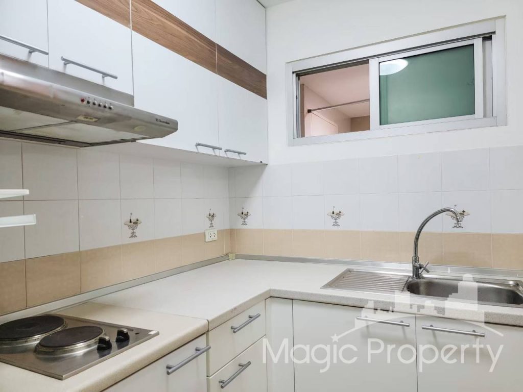 1 Bedroom For Sale in Condo One Thonglor, Sukhumvit 40, Phra Khanong, Khlong Toei, Bangkok 10110. Near BTS Thonglor 400 Meters...