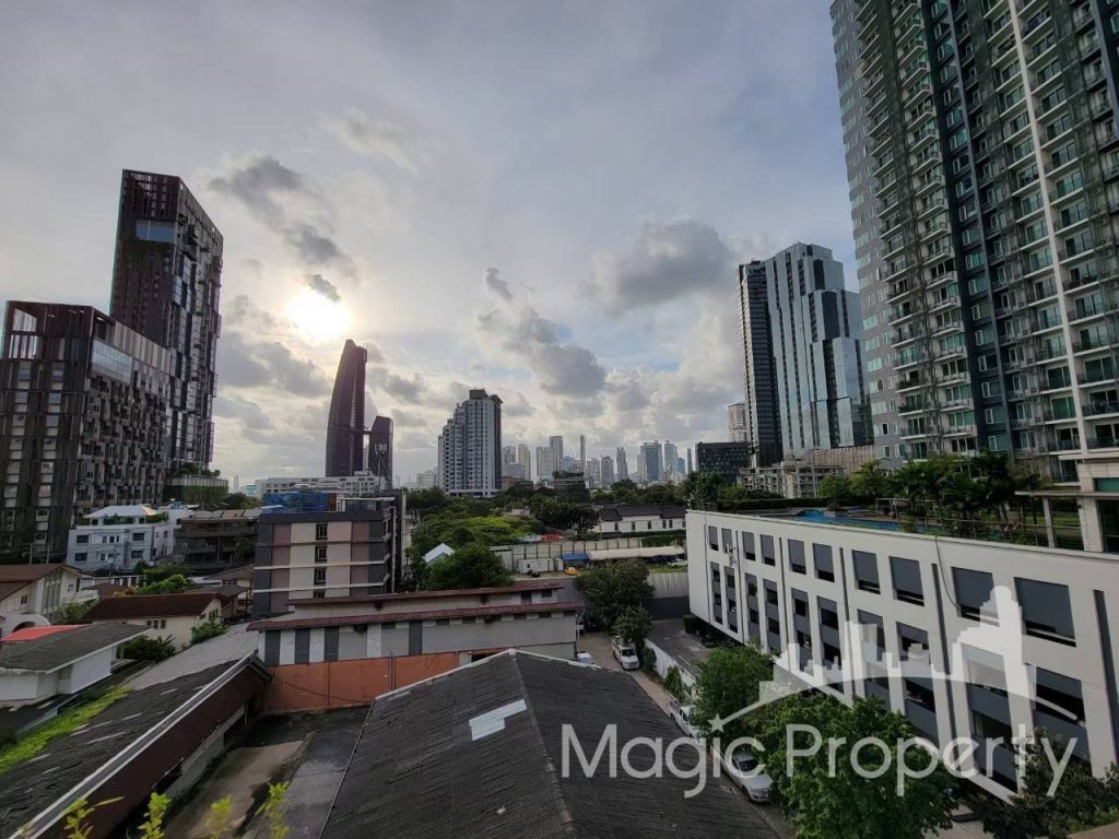 1 Bedroom For Sale in Condo One Thonglor, Sukhumvit 40, Phra Khanong, Khlong Toei, Bangkok 10110. Near BTS Thonglor 400 Meters...