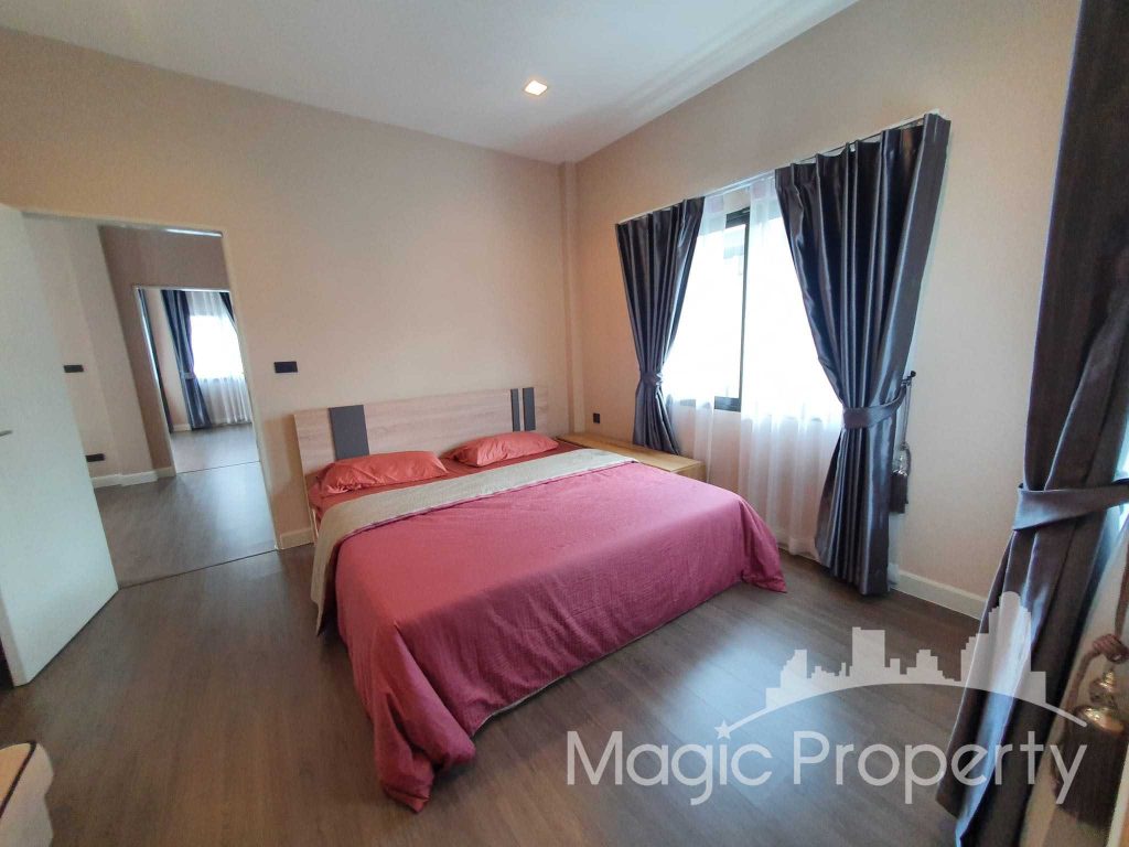 3 Bedroom Single House For Rent in Bangkok Boulevard Vibhavadi. Located at Ngam Wong Wan 47 Alley, Thung Song Hong, Lak Si, Bangkok 10210.