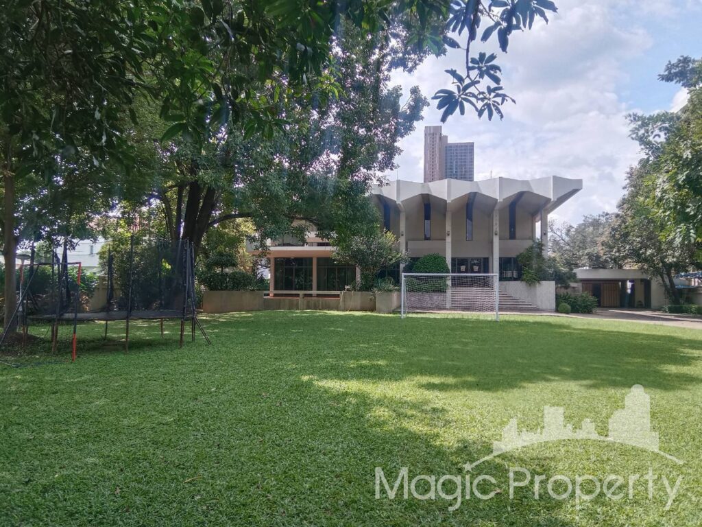 3 Rai 62 Sq.wah Land For Sale in Sukhumvit 38, Phra Khanong, Khlong Toei, Bangkok 10110. Near BTS Thonglor...