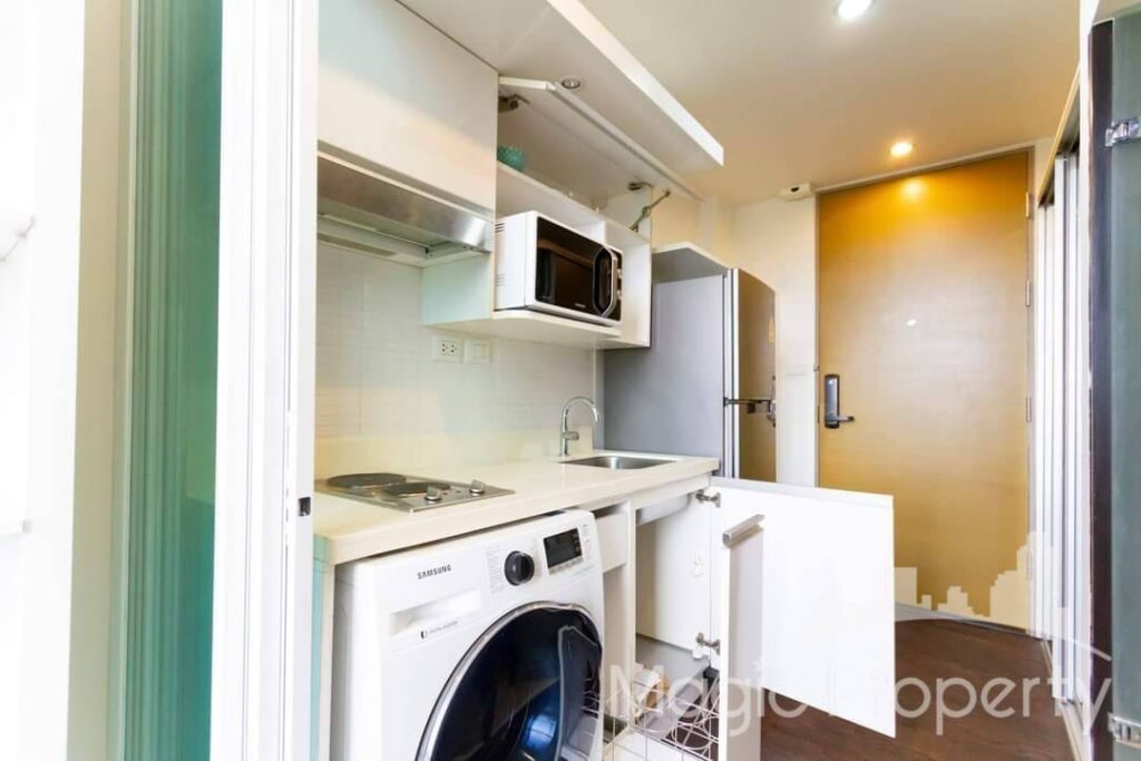 1 Bedroom Duplex 38 Sqm For Rent in Ideo Morph 38, Khwaeng Phra Khanong, Khet Khlong Toei, Bangkok. Near BTS Thonglor...