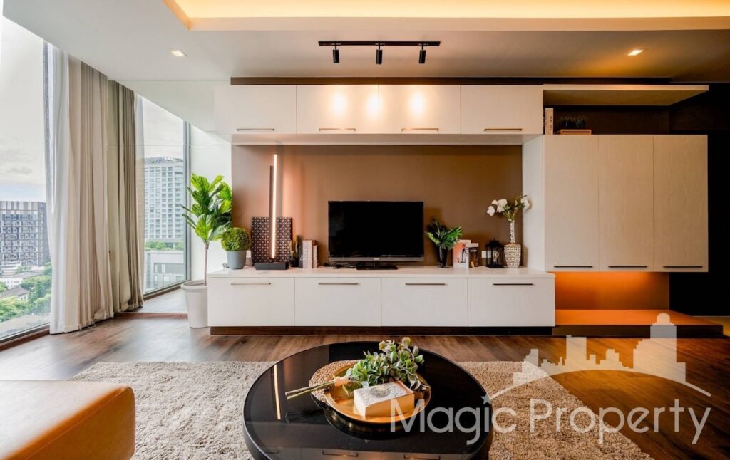 2 Bedroom For Rent in Noble Remix condominium Located at Sukhumvit Road, Khlong Tan, Khlong Toei, Bangkok. Near BTS Thong lo...