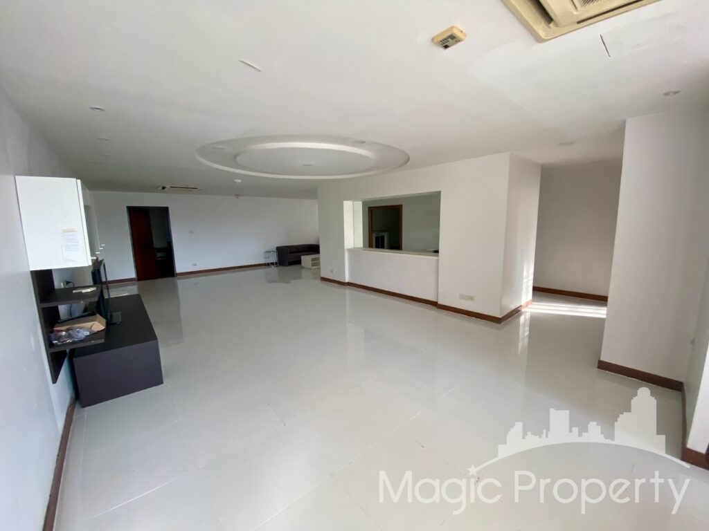3 Bedroom for Rent in President Park Sukhumvit 24 Condominium, Khwaeng Khlong Tan, Khet Khlong Toei, Bangkok...