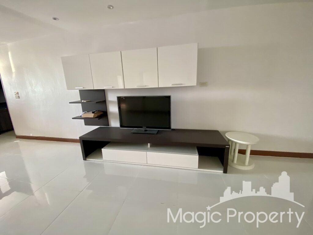 3 Bedroom for Rent in President Park Sukhumvit 24 Condominium, Khwaeng Khlong Tan, Khet Khlong Toei, Bangkok...