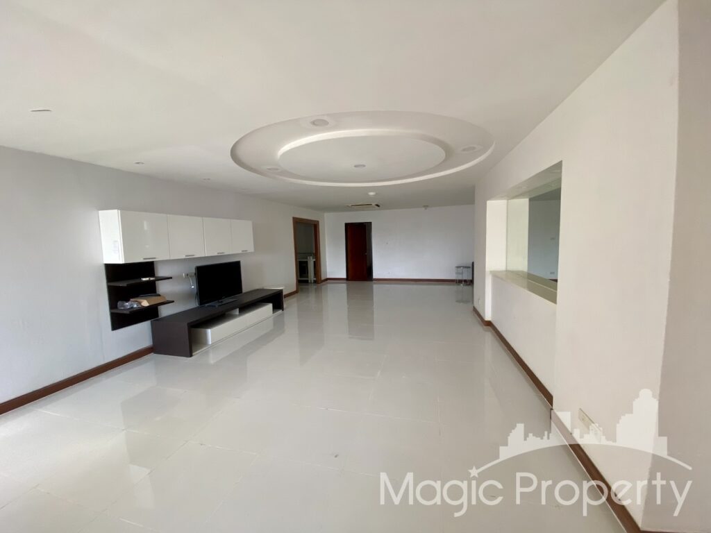 3 Bedroom for Rent in President Park Sukhumvit 24 Condominium, Khwaeng Khlong Tan, Khet Khlong Toei, Bangkok...