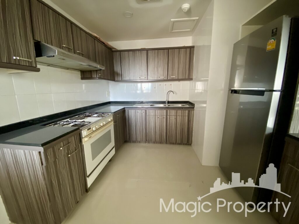 3 Bedroom for Rent in President Park Sukhumvit 24 Condominium, Khwaeng Khlong Tan, Khet Khlong Toei, Bangkok...