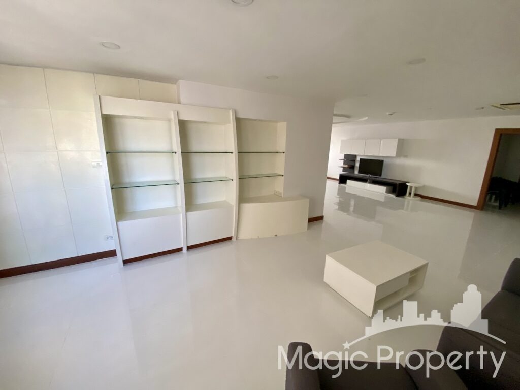 3 Bedroom for Rent in President Park Sukhumvit 24 Condominium, Khwaeng Khlong Tan, Khet Khlong Toei, Bangkok...