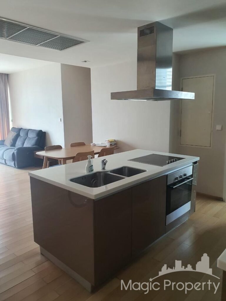 3 Bedroom For Rent in Siri at Sukhumvit Condominium (MGP1157). Located at Sukhumvit Rd, Khwaeng Phra Khanong, Khet Khlong Toei, Bangkok...