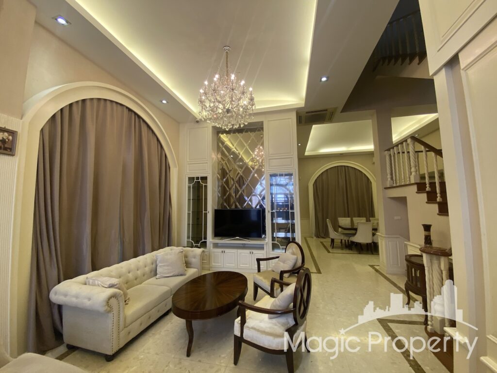 4 Bedrooms Single House For Rent, Living Area 400 Sqm, Land Size 69 Sq.wah. Located at Sukhumvit 4 Alley, Khlong Toei, Bangkok...