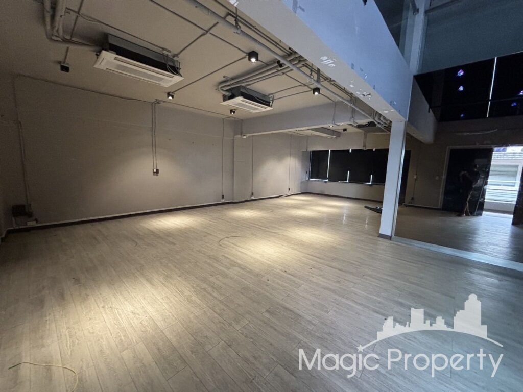 Office Place For RENT - Park Avenue, Located Near Ekkamai Thonglor intersection, Near Don Donki Mall, Soi Sukhumvit 63 Rd, Khlong Tan Nuea..