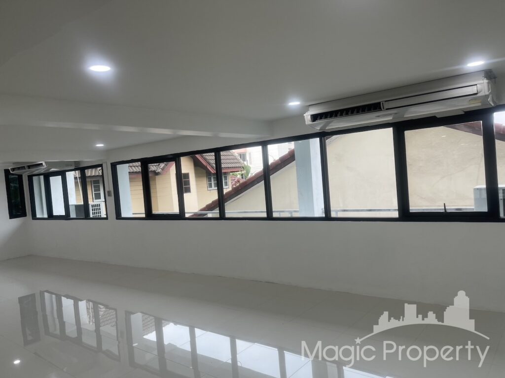 Property Image – Commercial Building Soi Lat Phrao 87 For Sale