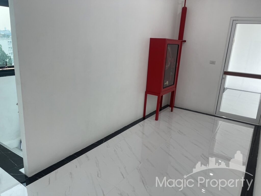 Property Image – Commercial Building Soi Lat Phrao 87 For Sale