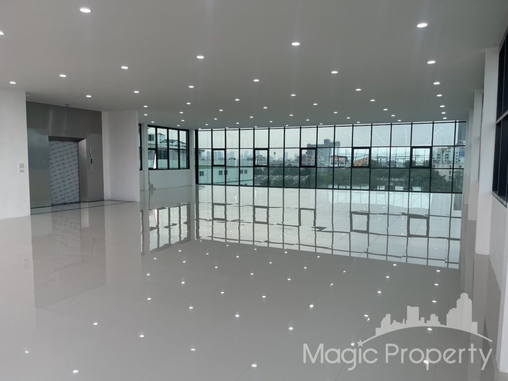 Property Image – Commercial Building Soi Lat Phrao 87 For Sale