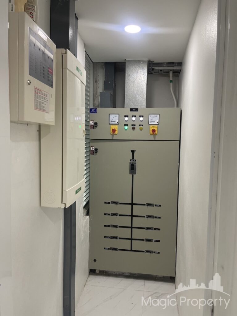 Property Image – Commercial Building Soi Lat Phrao 87 For Sale