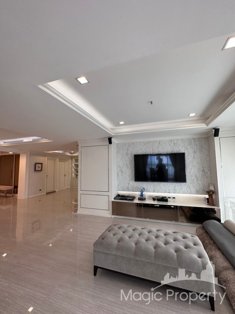 Fully Furnished 3 Bedroom For Sale in State Tower Condominium. Located at Silom Rd, Silom, Bang Rak, Bangkok 10500. BTS Saphan Taksin 500 Meters..