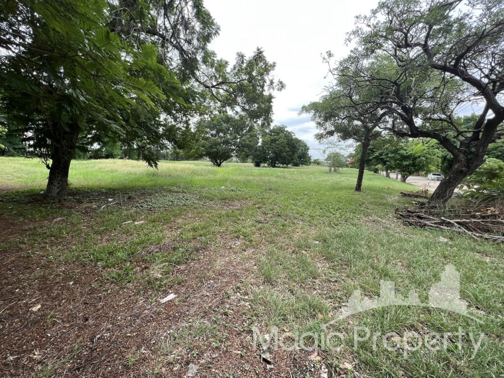 Property Image – Land for sale in Windmill Park
