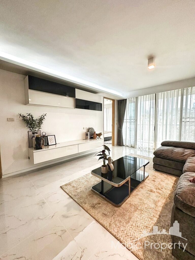 Property Image – Siamese Thirty Nine