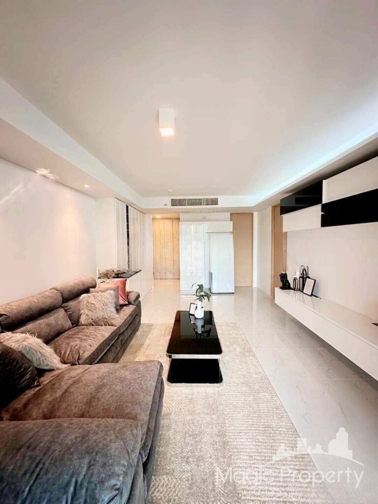 Property Image – Siamese Thirty Nine