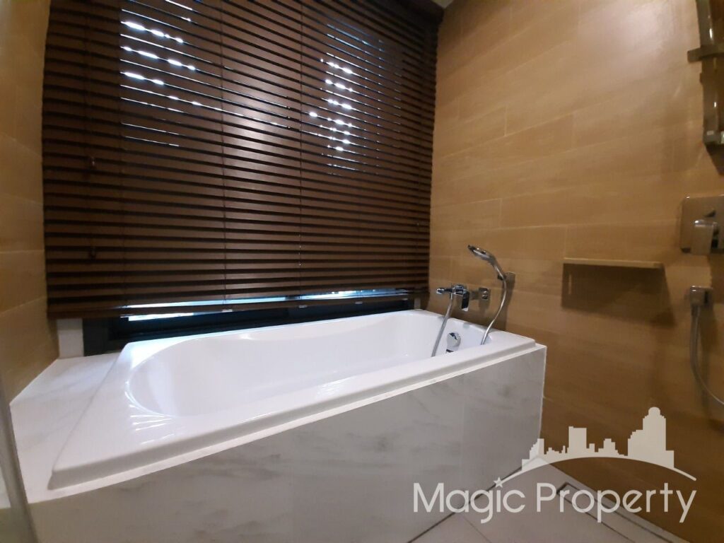 Property Image – Taka Haus Ekkamai 12