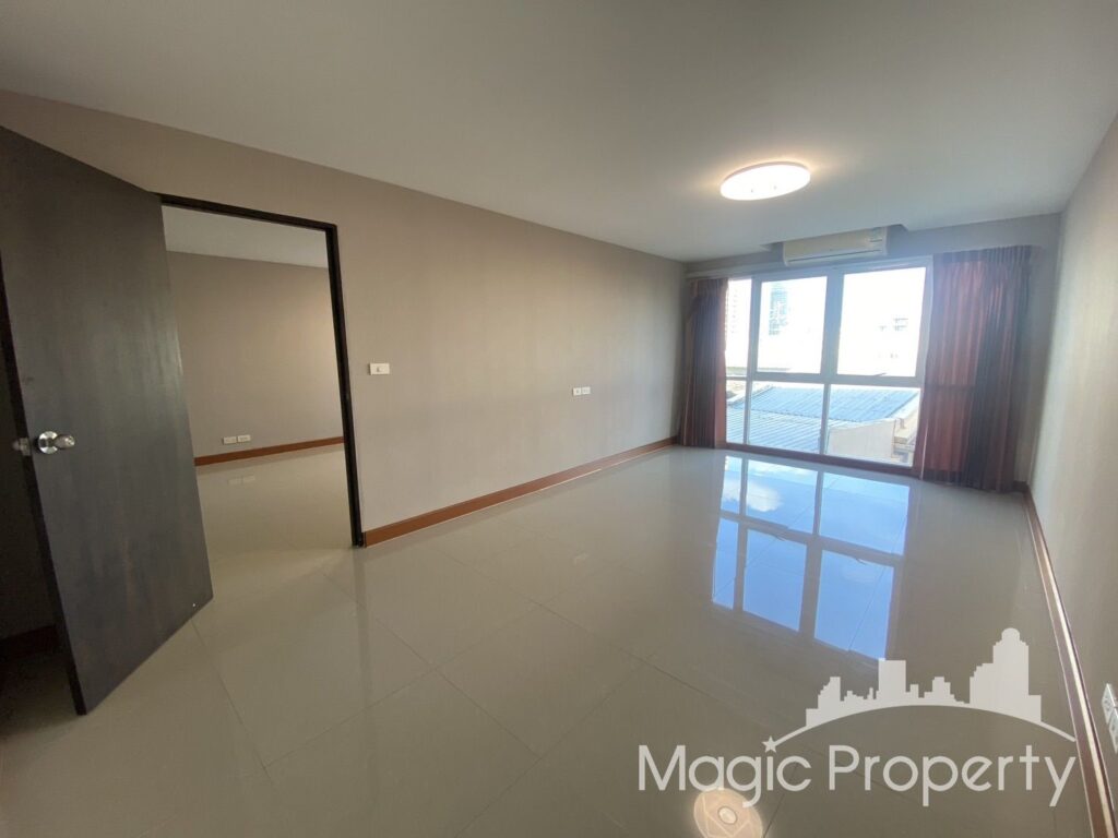 Le cosi Condominium 1 Bedroom For Sale Property Code MGP1274 1 Bedroom 1 Bathroom, Size 53.54 Sqm. Partly furnished and 1 Car Park Sale Price 2,290,000.THB