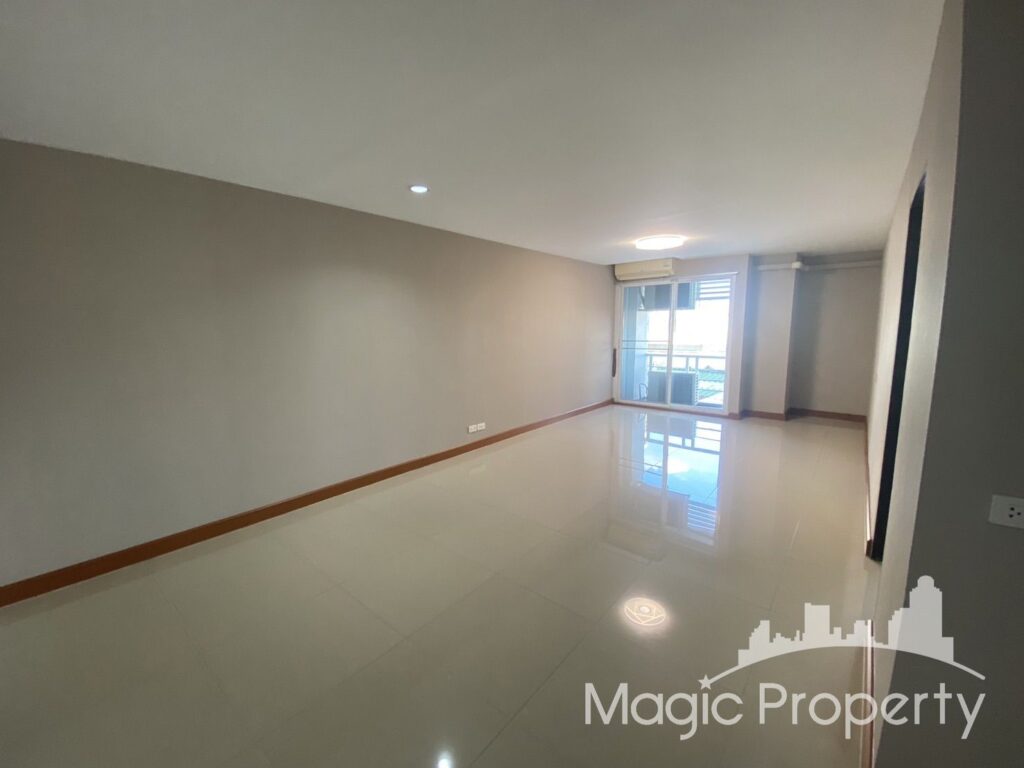 Le cosi Condominium 1 Bedroom For Sale Property Code MGP1274 1 Bedroom 1 Bathroom, Size 53.54 Sqm. Partly furnished and 1 Car Park Sale Price 2,290,000.THB