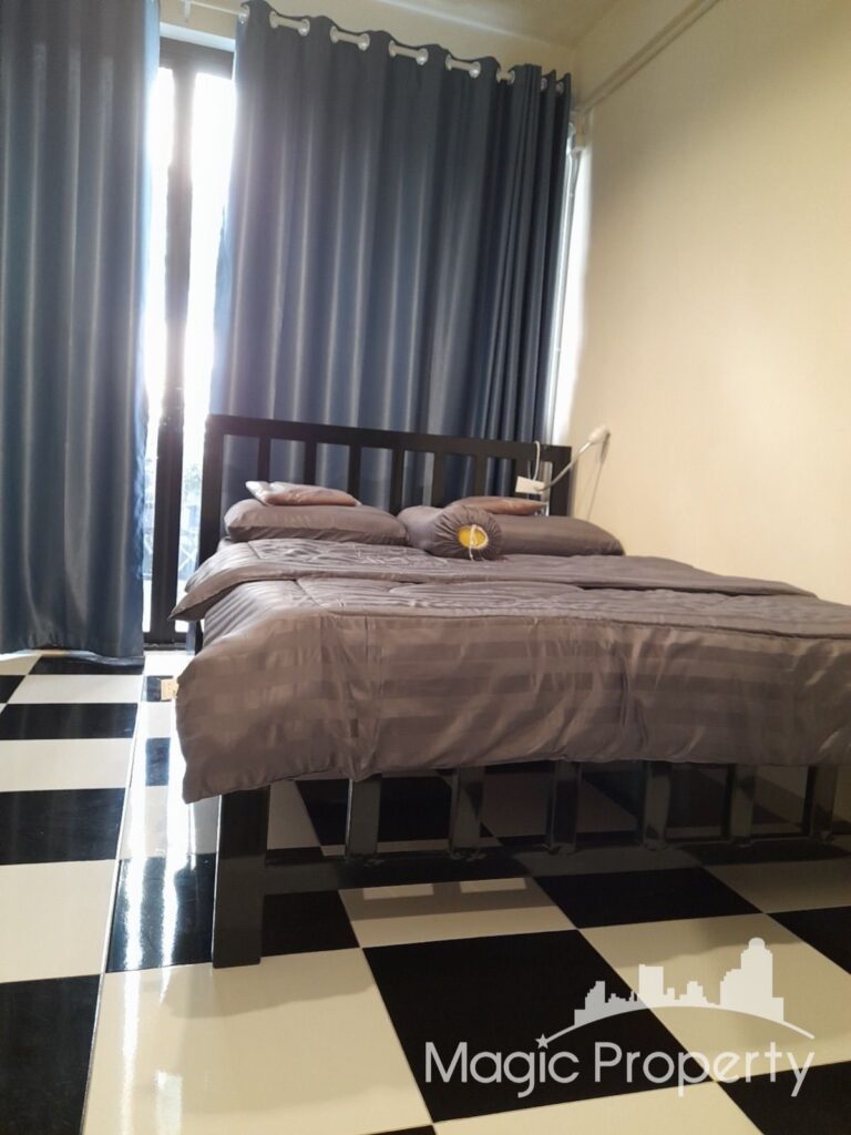 Property Image – Building For Sale in Soi Pradu