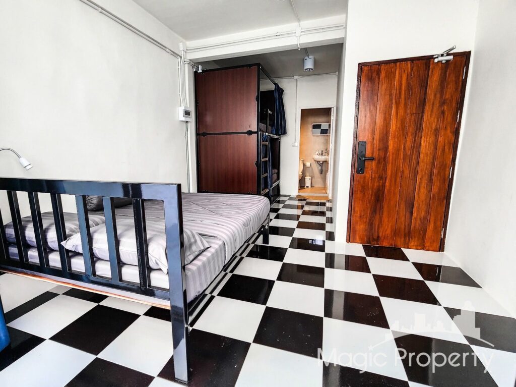 Property Image – Building For Sale in Soi Pradu