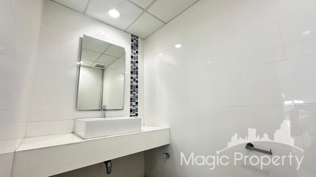 Property Image – Sorachai Building Office Space