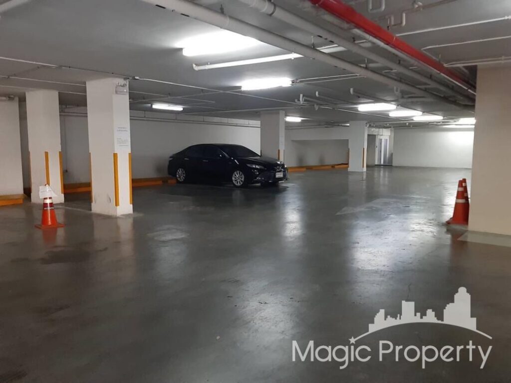 Property Image – Commercial Building for Sale in Thonglor