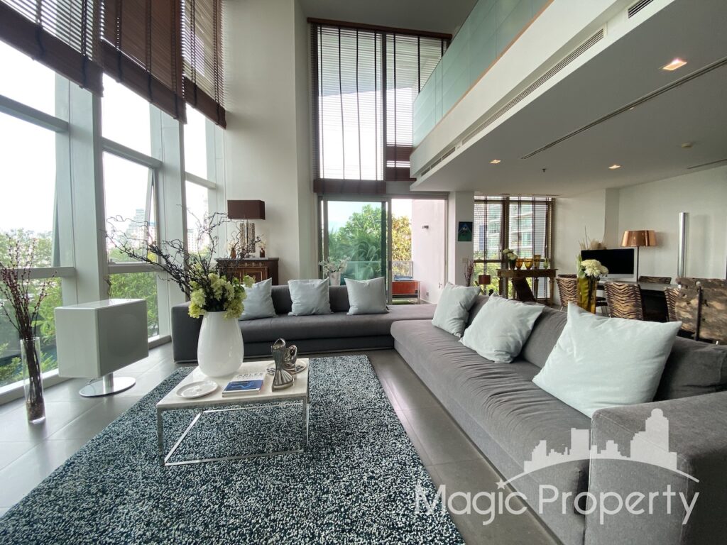 4 Bedroom Duplex in The River Condominium For Sale. Located at Charoen Nakhon, Khlong Ton Sai, Khlong San, Bangkok 10600. Near BTS Surasak..