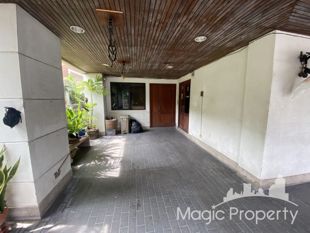 Property Image – Building For Sale in Ekkamai soi 10