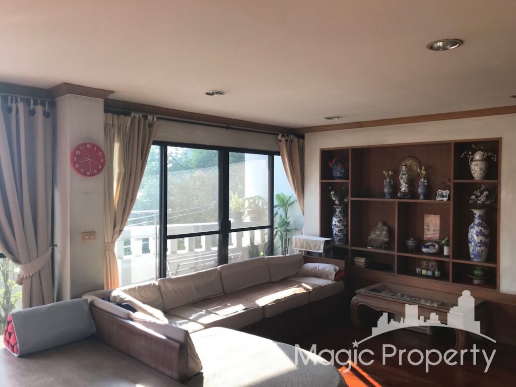 Property Image – Building For Sale in Ekkamai soi 10