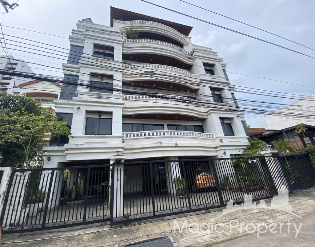 Property Image – Building For Sale in Ekkamai soi 10
