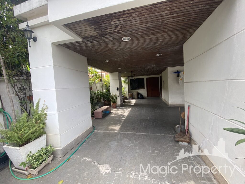 Property Image – Building For Sale in Ekkamai soi 10