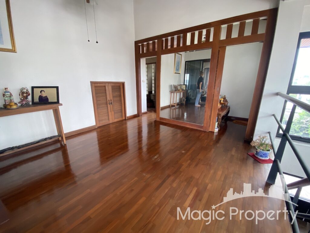 Property Image – Building For Sale in Ekkamai soi 10