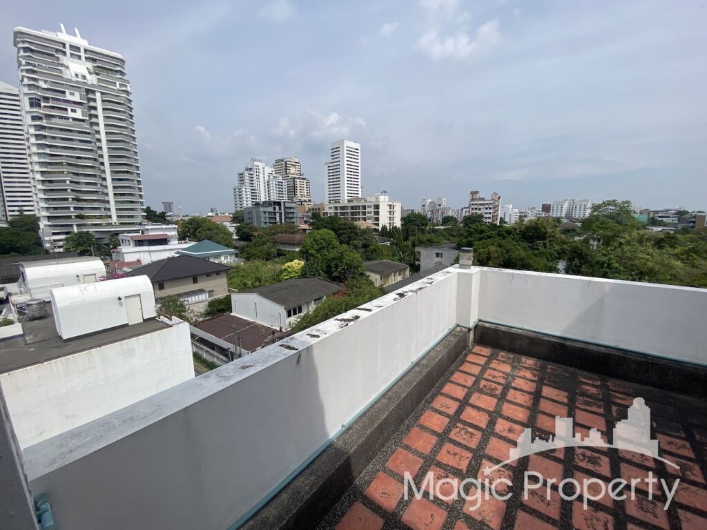 Property Image – Building For Sale in Ekkamai soi 10