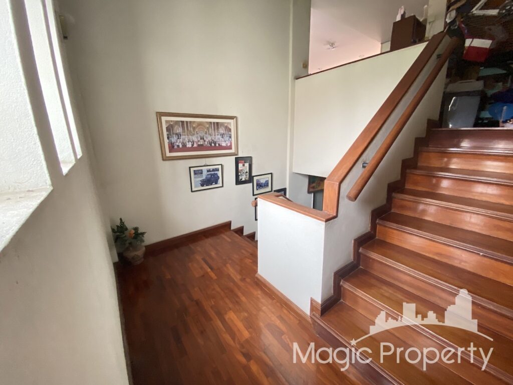 Property Image – Building For Sale in Ekkamai soi 10