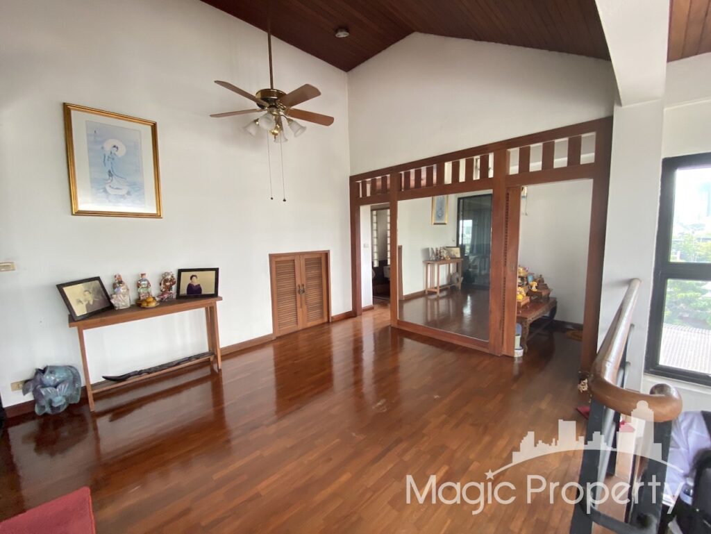 Property Image – Building For Sale in Ekkamai soi 10