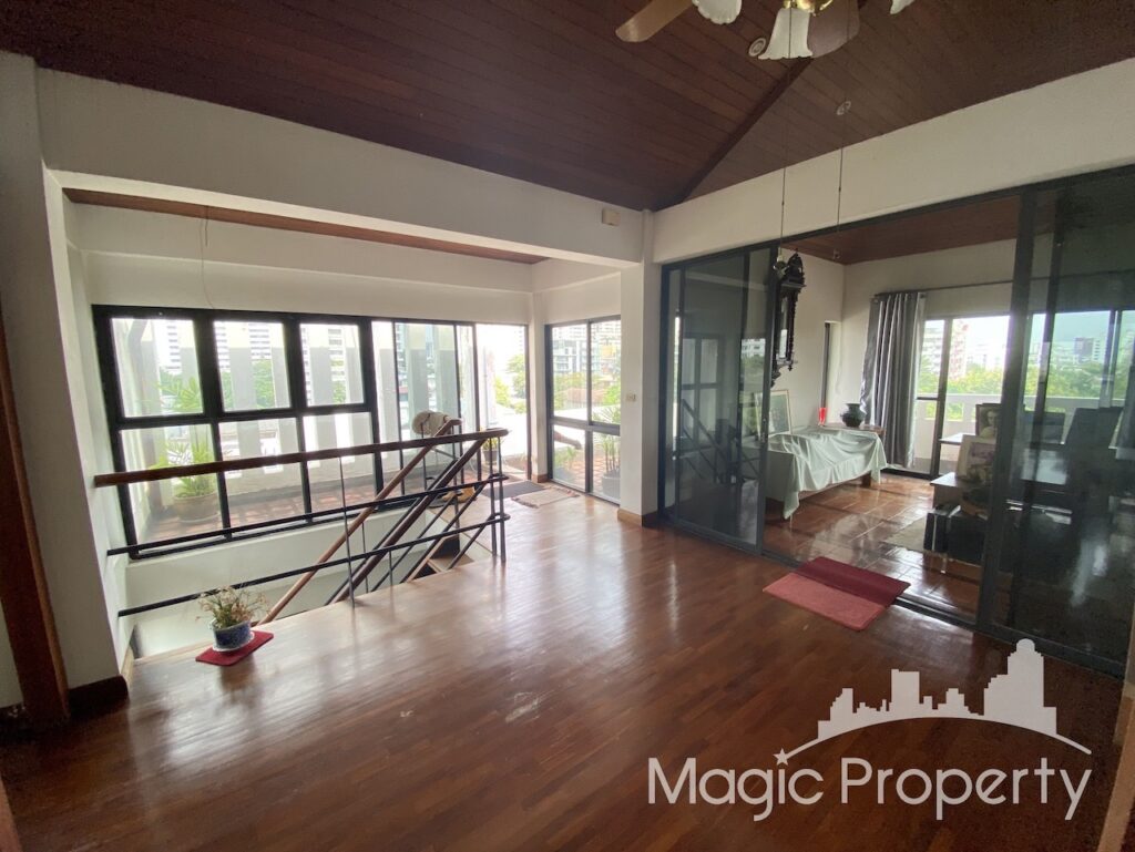 Property Image – Building For Sale in Ekkamai soi 10