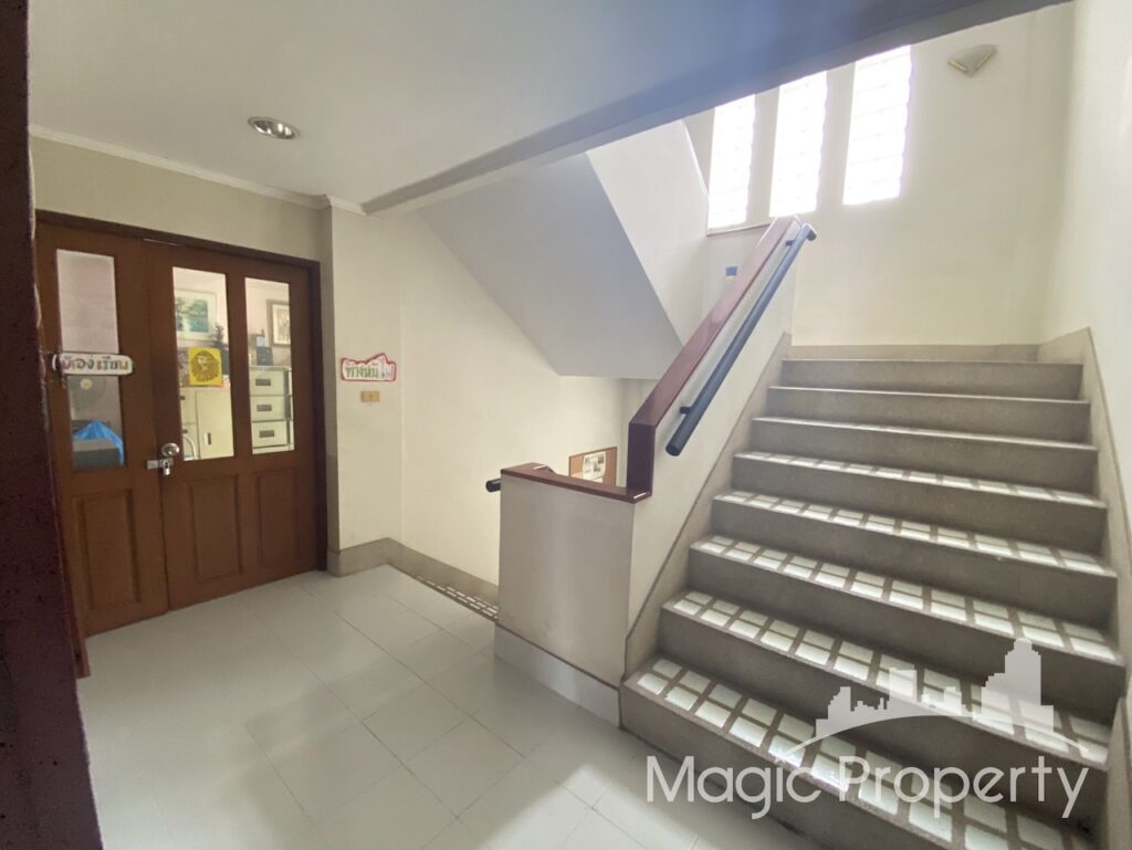 Property Image – Building For Sale in Ekkamai soi 10