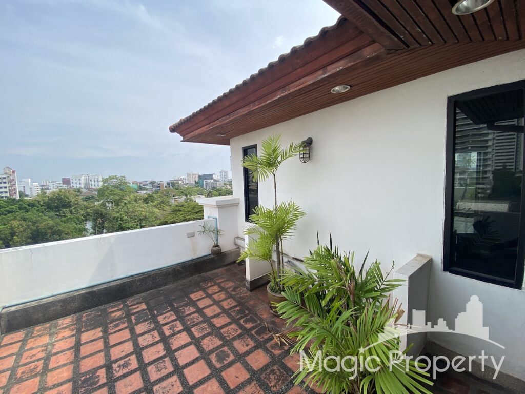 Property Image – Building For Sale in Ekkamai soi 10