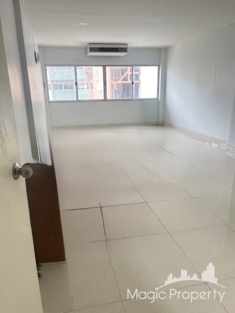 Property Image – 5 Floors Commercial Building for Sale Bang Kapi, Huai Khwang