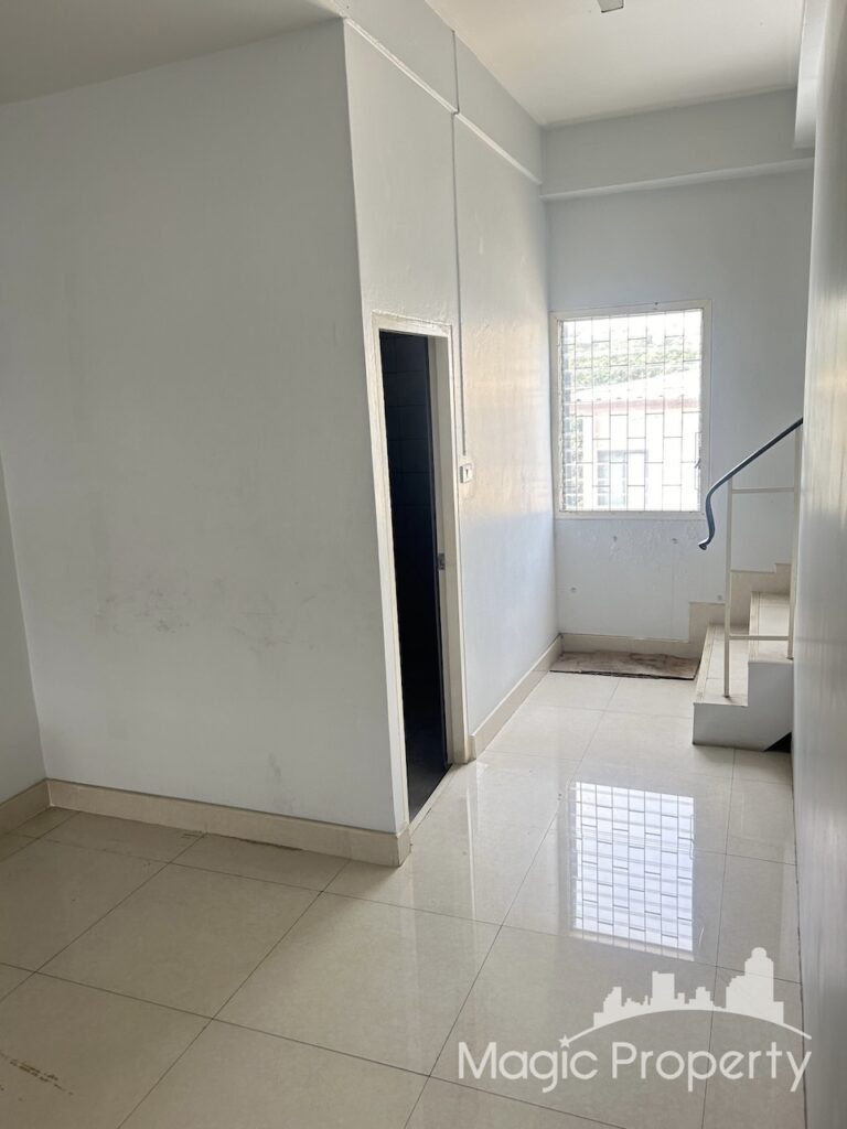 Property Image – 5 Floors Commercial Building for Sale Bang Kapi, Huai Khwang