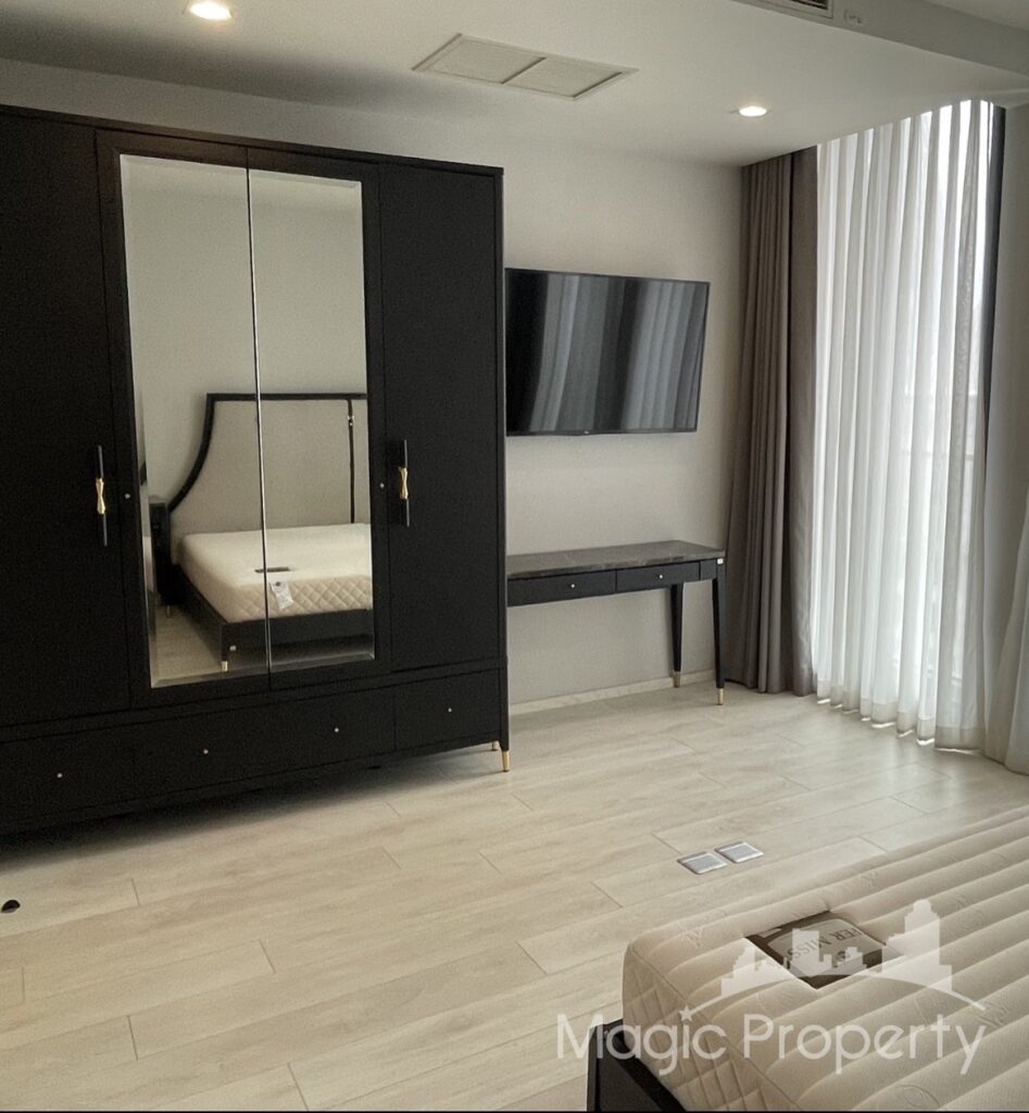 Property Image – Noble Ploenchit Condo
