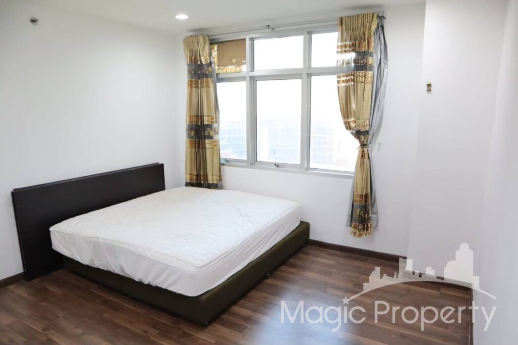 Property Image – Chewathai Ratchaprarop