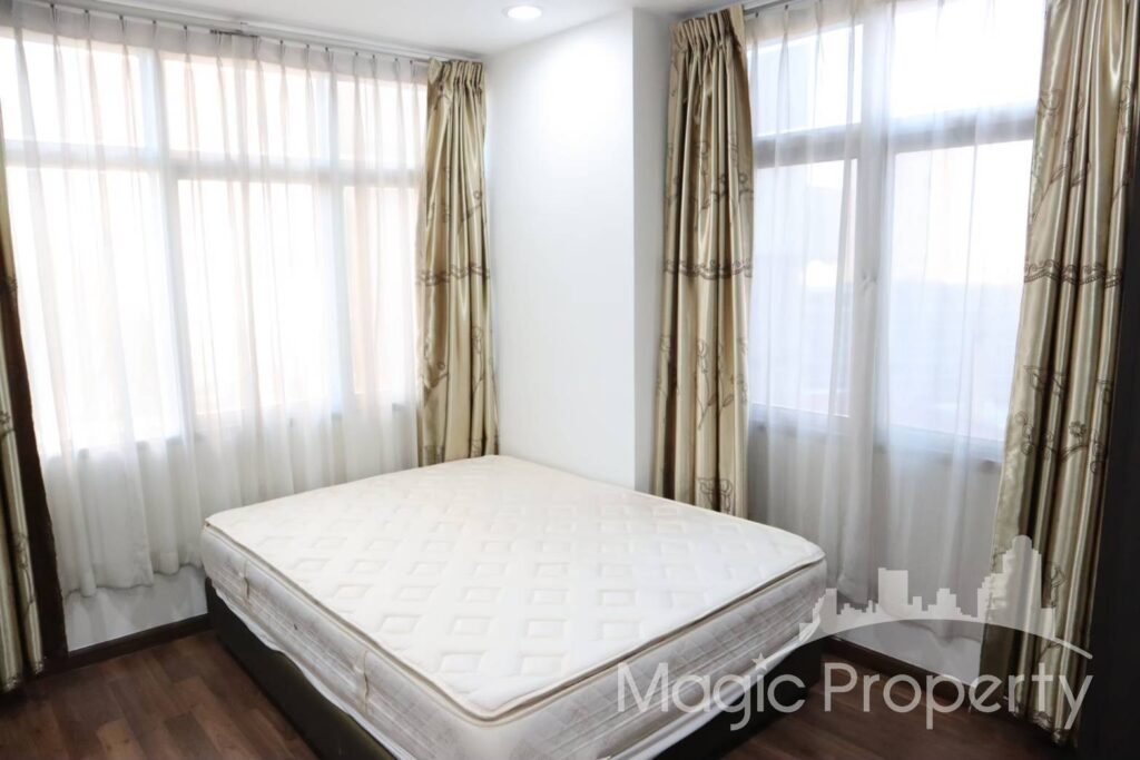 Property Image – Chewathai Ratchaprarop